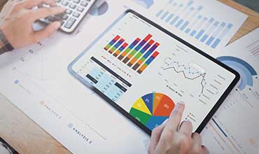 Analytics Engineering Thumbnail